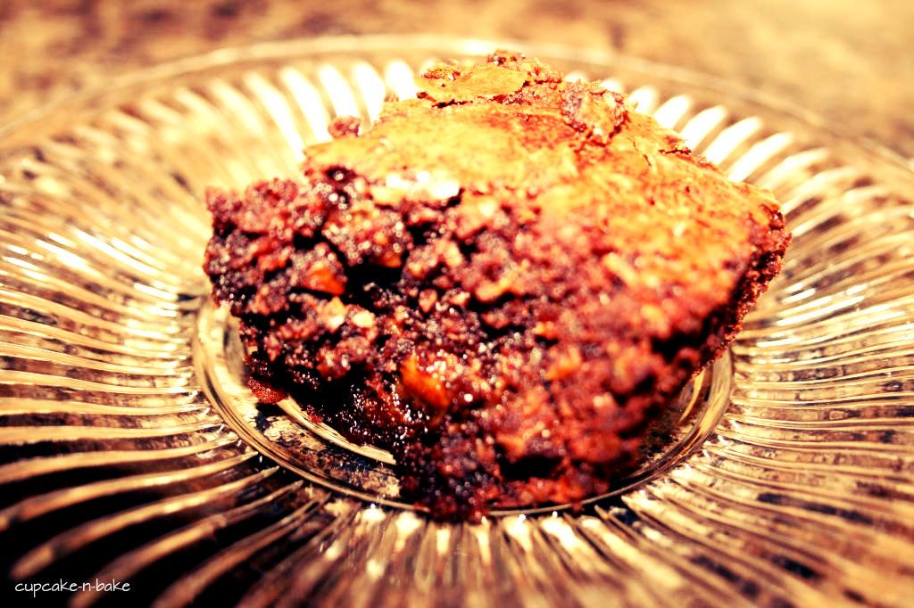Caramel Turtle Brownies via @cupcake_n_bake