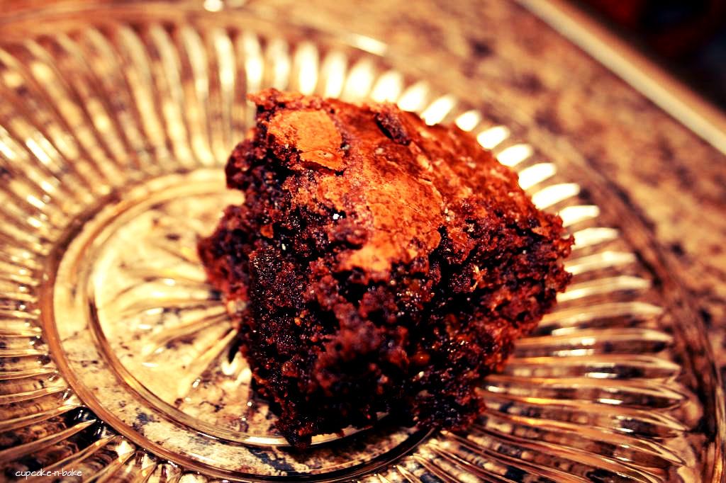 Caramel Turtle Brownies via @cupcake_n_bake