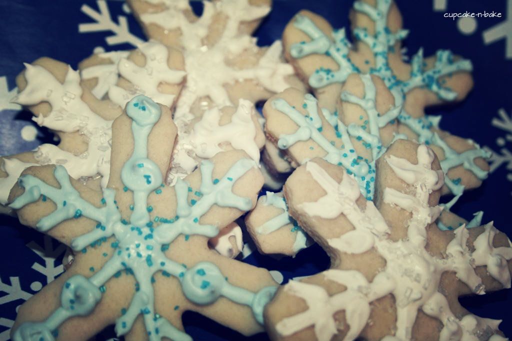 Snowflake Cookies via @cupcake_n_bake #Winter #Christmas