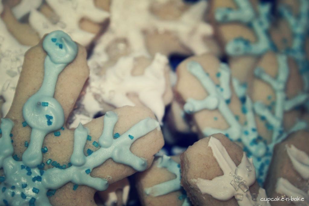Snowflake Cookies via @cupcake_n_bake #winter #Christmas