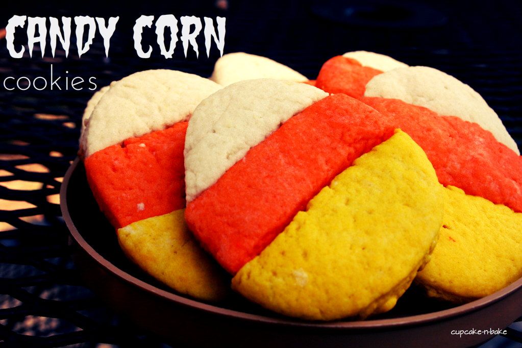Candy Corn Cookies via @cupcake_n_bake #candycorn #halloween #fall #cookies