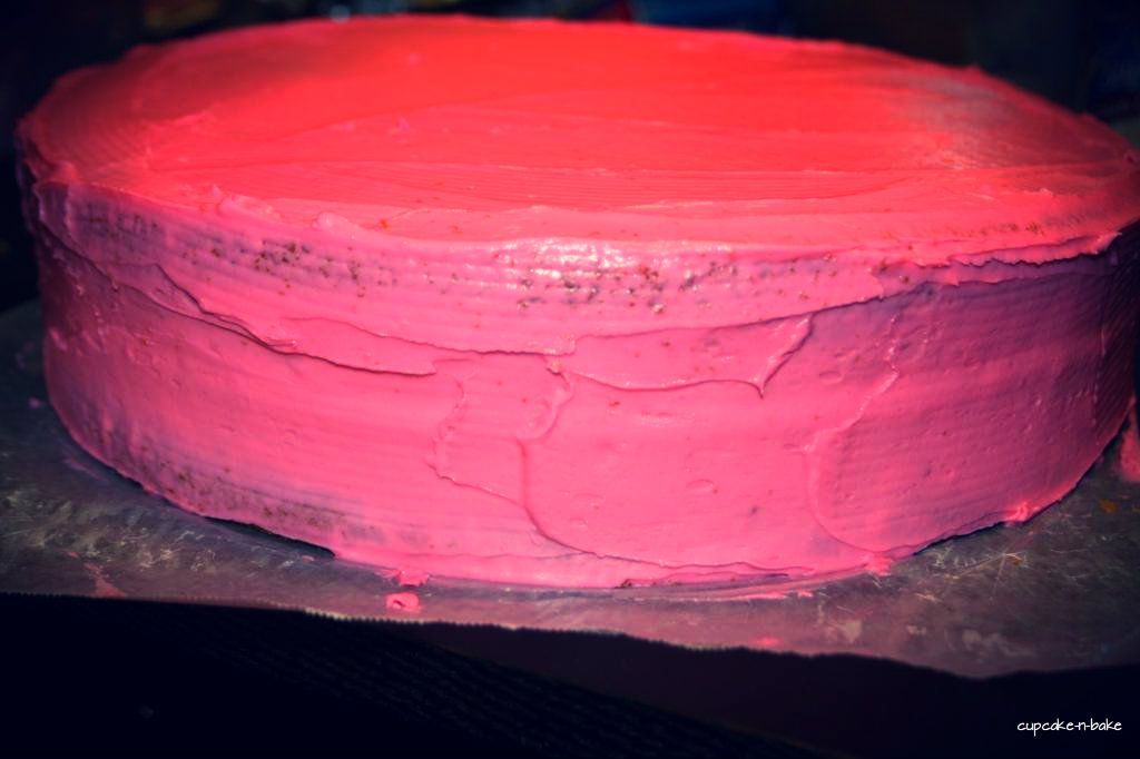 How To: Ballerina Piggy Cake via @cupcake_n_bake