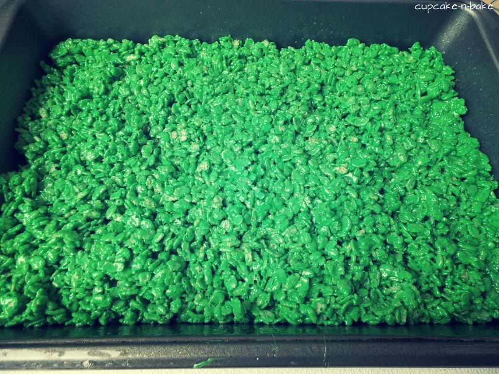  Shamrock Cereal Bars by @cupcake_n_bake #ricekrispies #stpattysday