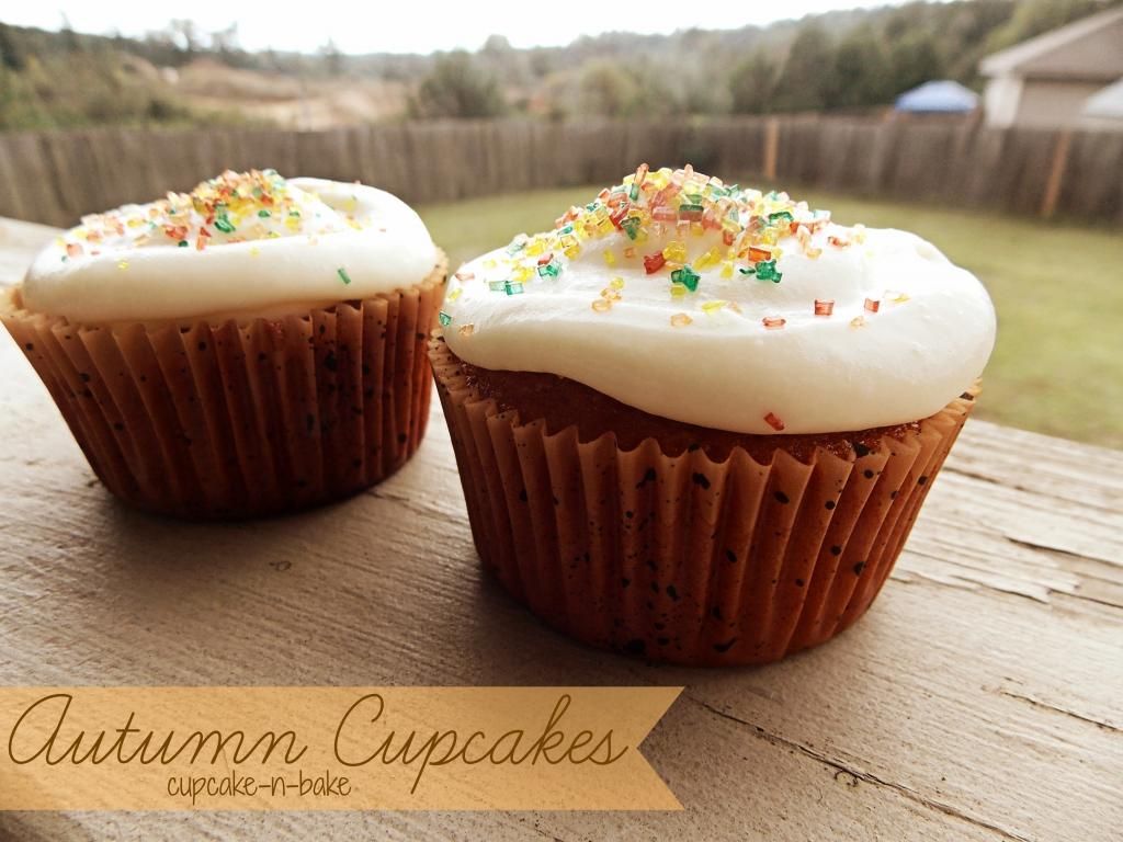  Orange Velvet Autumn Cupcakes via @cupcake_n_bake #autumn #cupcakes #itsfallyall