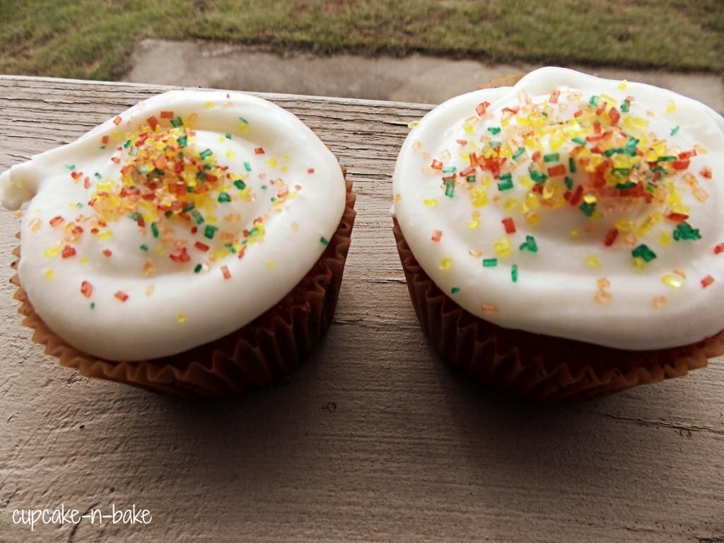 Orange Velvet Autumn Cupcakes via @cupcake-n-bake #autumn #cupcakes #itsfallyall