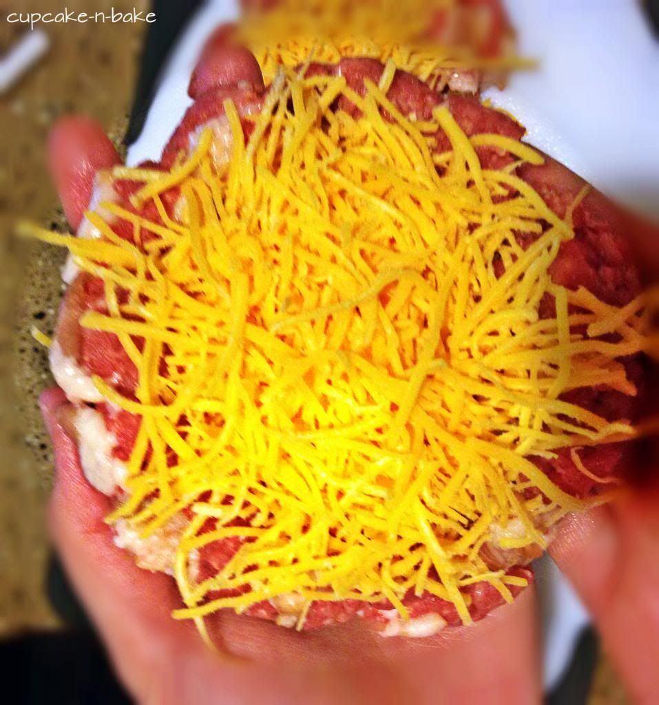  Hot to make bacon cheddar burgers by @cupcake_n_bake #howto #bacon