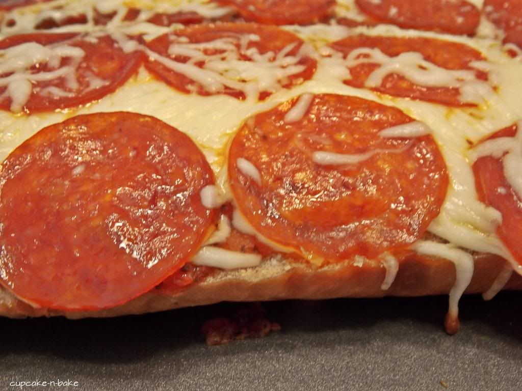  Bruschetta French Bread Pizza from @cupcake_n_bake #pizza