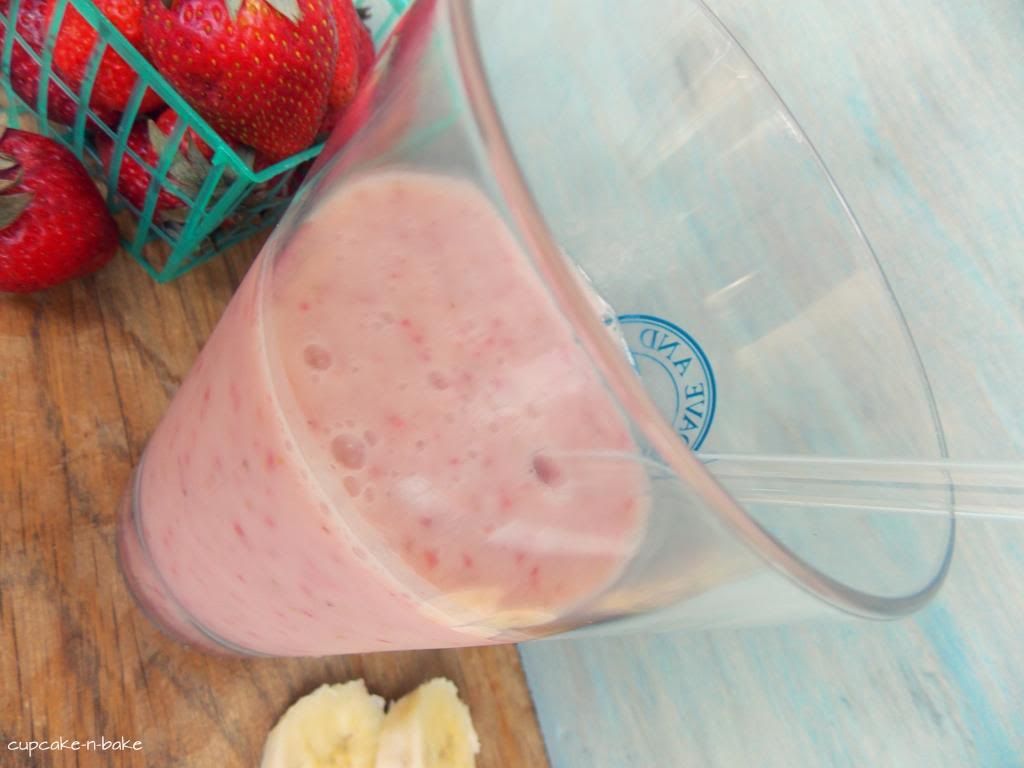  Non-Dairy Strawberry Banana Smoothie #recipe via @cupcake_n_bake #allnatural