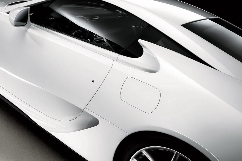 lexus-lf-a-126.jpg