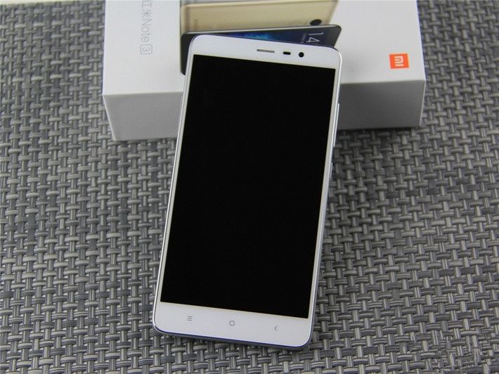 Xiaomi-Redmi-Note-3-Unboxing-6_zps1sw4an